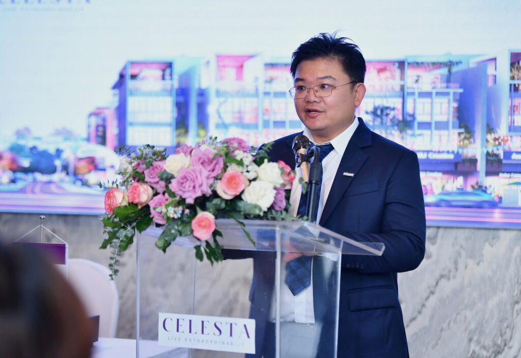 Mr Alvin Lee, the General Director of Phuoc Kien Construction Investment Joint Stock Company, the joint venture of CELESTA City, delivering a speech at the event.  