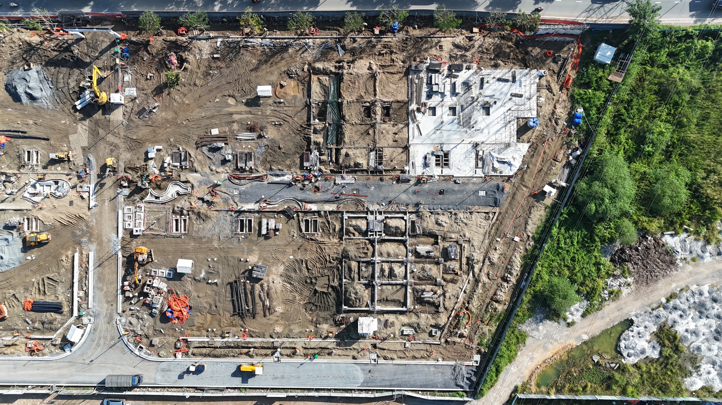 Slider Zone 3: Units C.22, C.23, C.24 are under concrete works for ground beams.